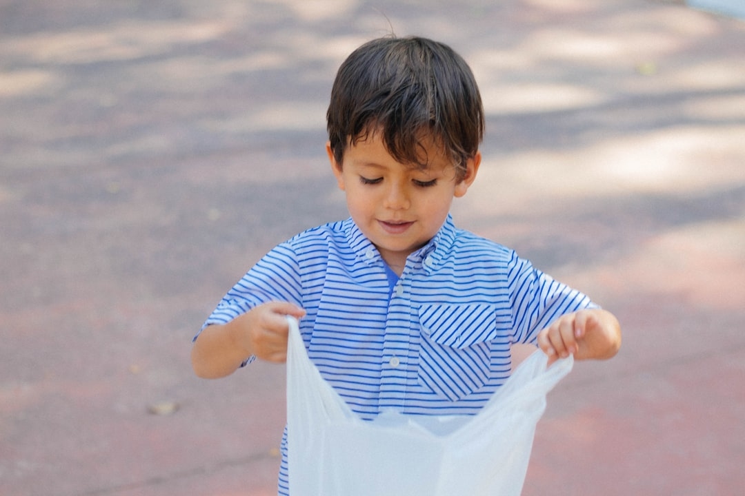 Який матеріал краще для дитячого одягу: порівняння бавовни, льону та поліестеру